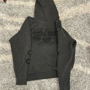 TAYLOR SWIFT OFFICIAL LIMITED EDITION SOLD OUT REPUTATION SWEATSHIRT